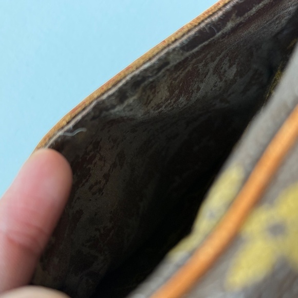 Louis Vuitton Vintage DANUBE crossbody - Picture 3 of 9